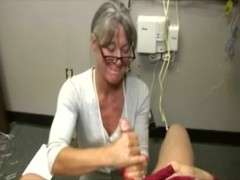 grossmutter beim handjob (8)